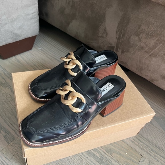 Steve Madden Shoes - Steve Madden size 6 loafers